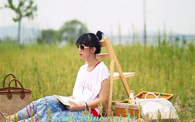 book,picnic,rainee girl · 공식 영상 대표 이미지